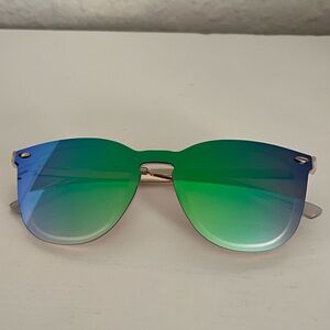 Green-Blue Mirrored Rimless Sunglasses